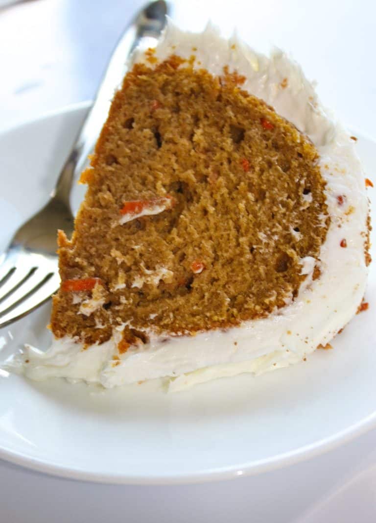 The flavours of fall suit both pumpkin cake and carrot cake so I decided to combine them and the result was this delicious gluten free Pumpkin Carrot Cake!