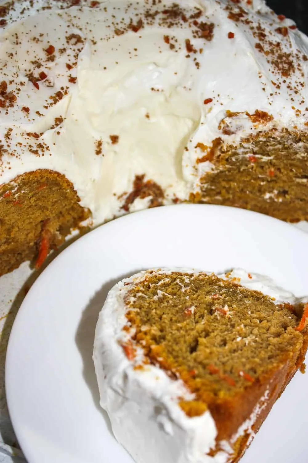 The flavours of fall suit both pumpkin cake and carrot cake so I decided to combine them and the result was this delicious gluten free Pumpkin Carrot Cake!