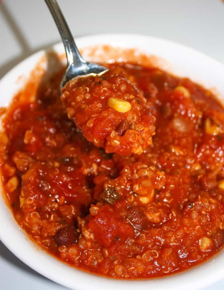 Instant Pot South-West Style Turkey with Quinoa is a quick one pot dinner recipe to warm you up this fall and winter.  It is loaded with flavour and can be served with a variety of toppings.