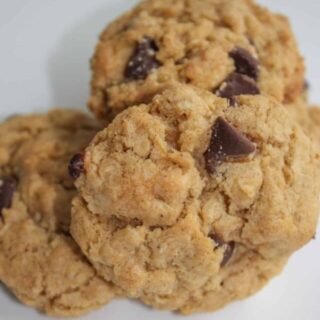 Oatmeal cookies like Grandma used to make. These gluten free cookies use old fashioned oats and a hint of cinnamon to create a chewy, flavourful snack.