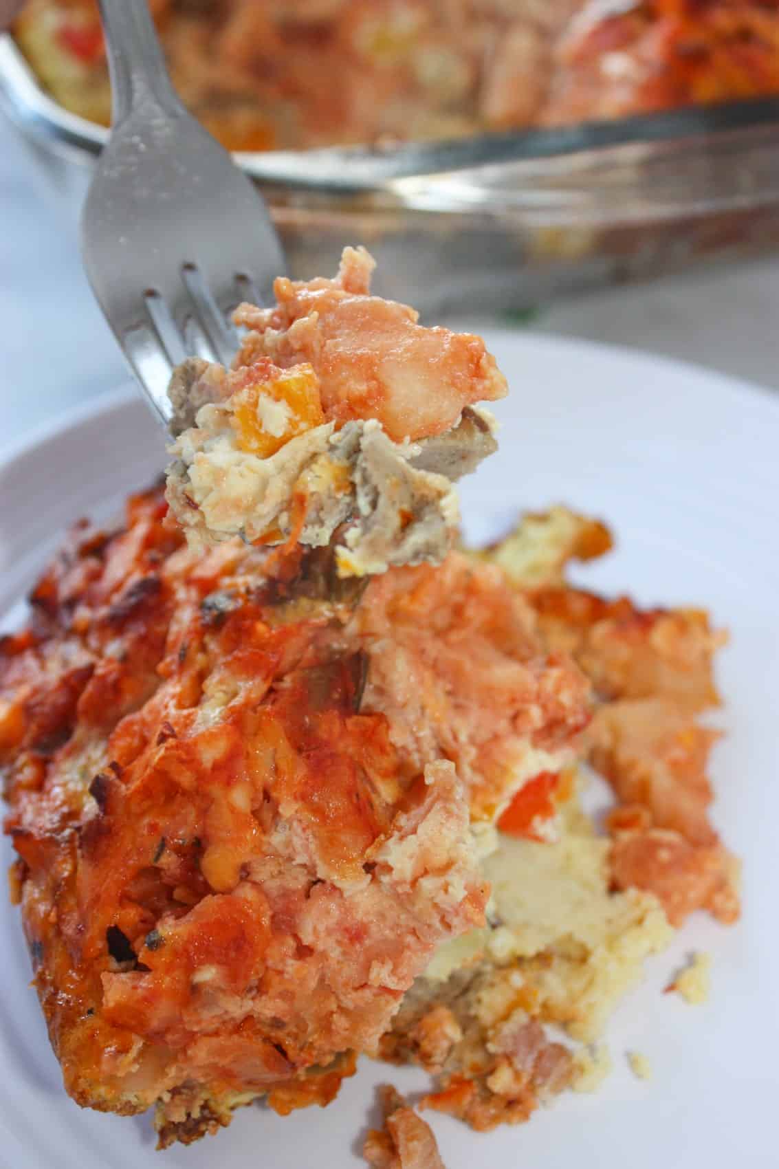 Loaded Breakfast Casserole is a hearty breakfast or brunch option that is loaded with flavour and goodness.  Serve it paired with a fruit salad for a complete meal.