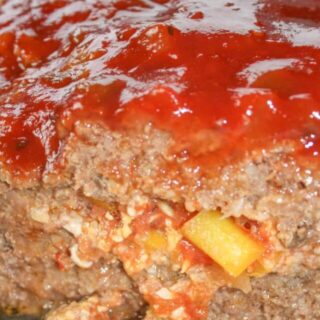 The stuffed meatloaf is moist, full of flavour and paired with a side of garlic mashed potatoes that will satisfy your taste buds. 
