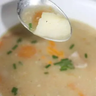Instant Pot Loaded Potato Soup is a hearty, creamy soup recipe loaded with a variety vegetables. This pressure cooker soup will warm your belly on a cool day.