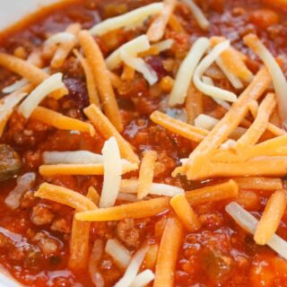 Instant Pot Beef Chili is a quick one pot dinner recipe to warm you up this fall and winter.  It is loaded with flavour and it is very easy to kick up or lower the heat depending on the intensity of the salsa you choose to add.