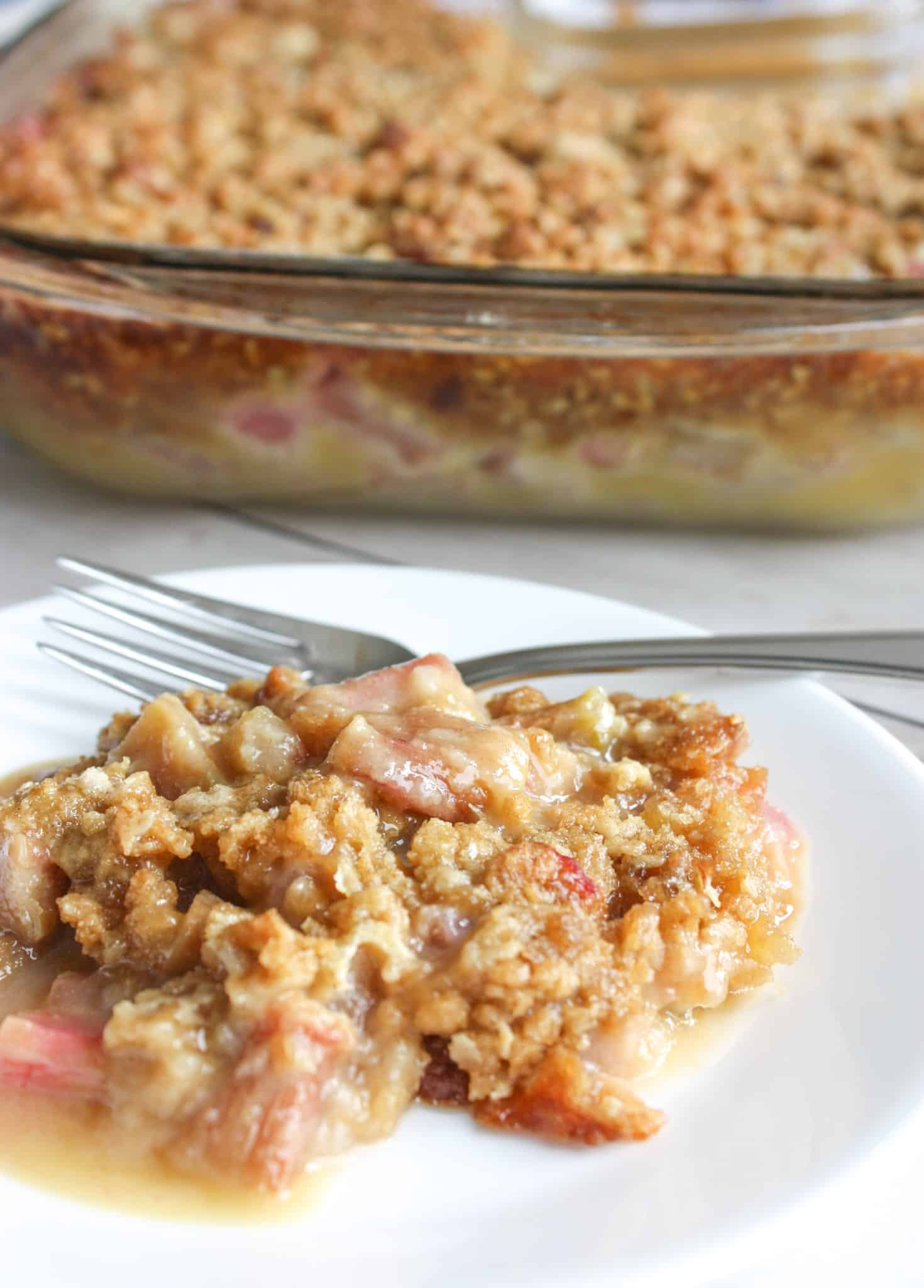 Gluten Free Rhubarb Crisp is an easy dessert that is loaded with flavour.  This seasonal favourite is a very tasty way to use rhubarb and it will surprise the taste buds of those who are able to consume gluten.