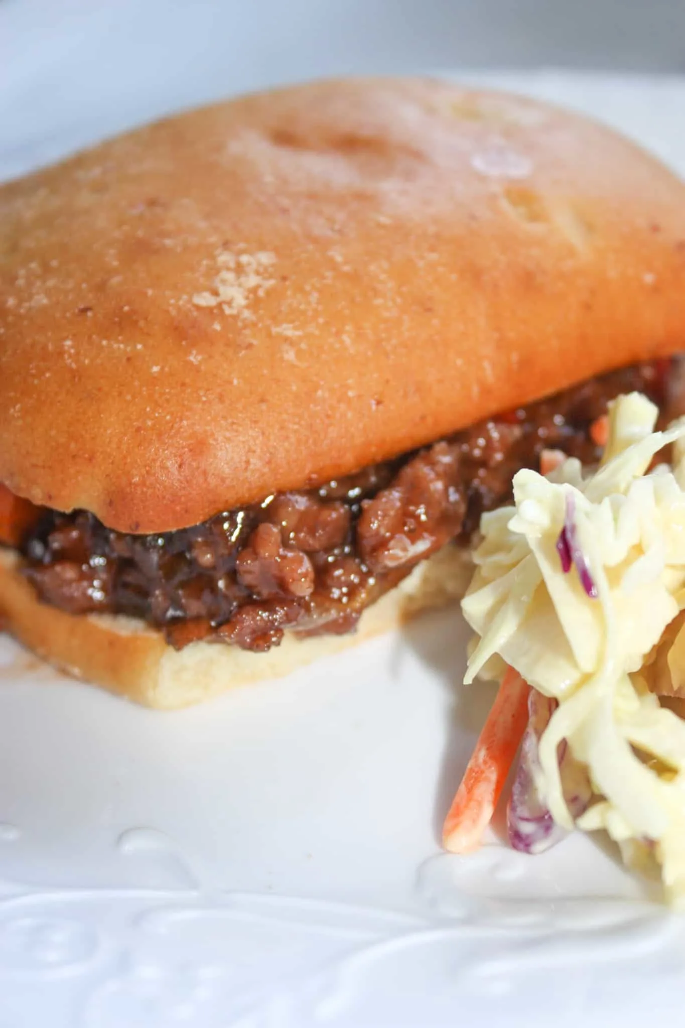 Sloppy Joes are a family favourite.  This time I mixed it up a bit by adding in some extras.  This skillet recipe is loaded with ground beef, vegetables and flavours.  Served on a toasted gluten free bun this well known dinner choice really hit the spot!