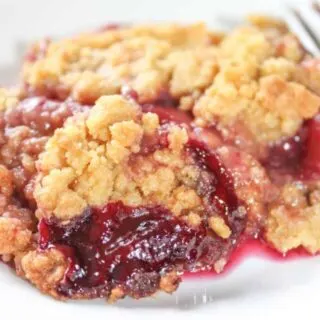 Every summer I eagerly await the arrival of fresh blueberries!  No one else in my family feels the same way about them as I do so I have to mix them with another fruit.  Gluten Free Blueberry Apple Crumble is a delcious blend of these two fruits.