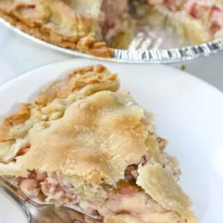 cropped-Rhubarb-Pie-09-min.jpg