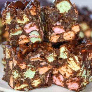 cropped-Completed-Chocolate-Peanut-Butter-Marshmallow-Squares-15-min.jpg