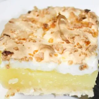 Lemon Pie Squares are a light citrus dessert that make a great ending to any meal.  This easy dessert is a tasty treat that really hits the spot in the spring and summer weather.