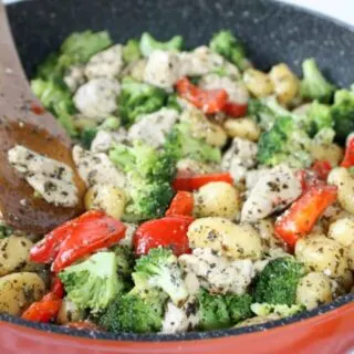 cropped-Completed-Chicken-and-Gnocchi-Skillet-Dinner-28-min.jpg