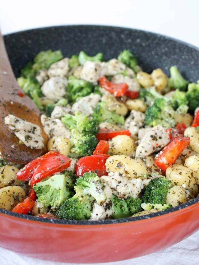 How to Make Chicken and Gnocchi Skillet Dinner