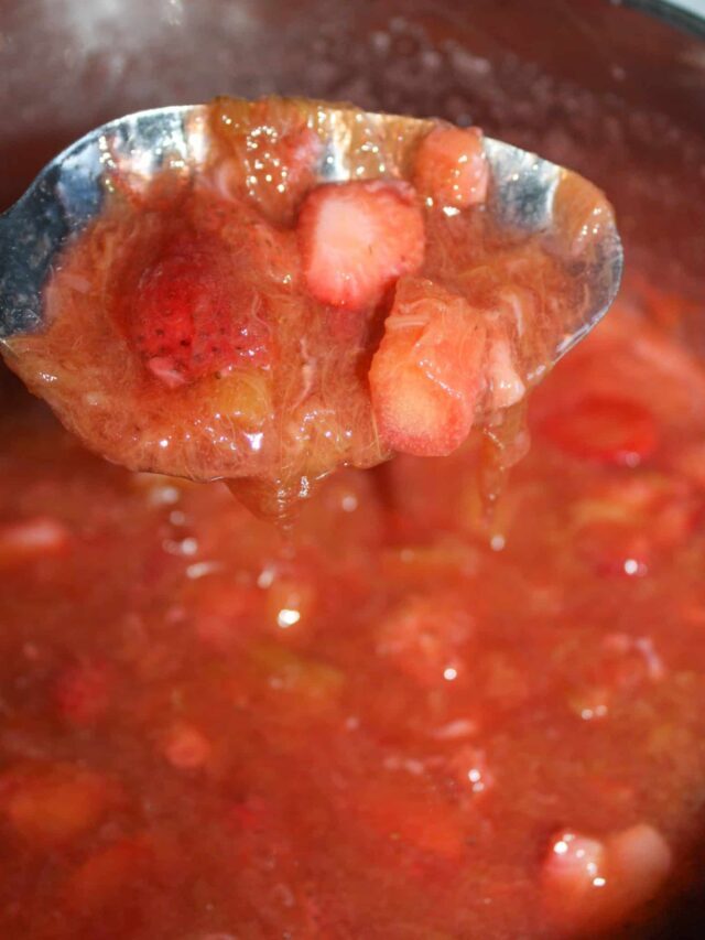 How to Make Strawberry Rhubarb Sauce