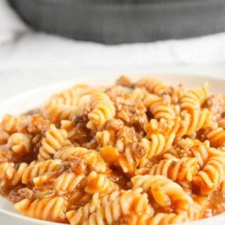 Instant Pot Salsa Verde Pasta is a simple pressure cooker recipe that can be prepared in under 30 minutes. This gluten free recipe gets a bit of a kick from the Salsa Verde.