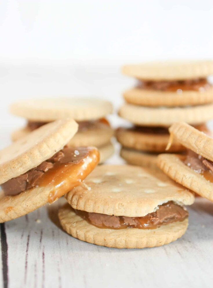 Gluten Free Rolo Stuffed Crackers are a quick and easy dessert recipe that uses Schar Entertainment Crackers.  These are the closest gluten free crackers to Ritz.