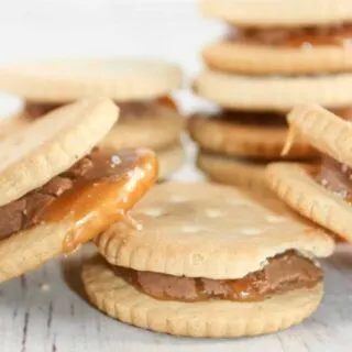 Gluten Free Rolo Stuffed Crackers are a quick and easy dessert recipe that uses Schar Entertainment Crackers.  These are the closest gluten free crackers to Ritz.