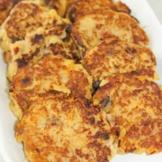 Looking for another way to serve up a side of turnip at your next Holiday gathering?  These Turnip Patties are a great way to present turnip any time of the year!