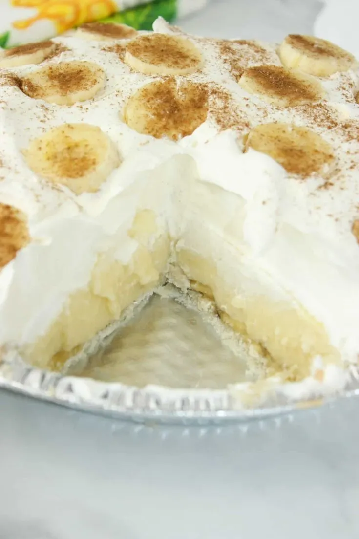 This Gluten Free Banana Cream Pie was a delicious treat for me, as well as for those without any intolerances.  Layers of banana, custard filling and Cool Whip topping, contribute to the creaminess of this dessert. 