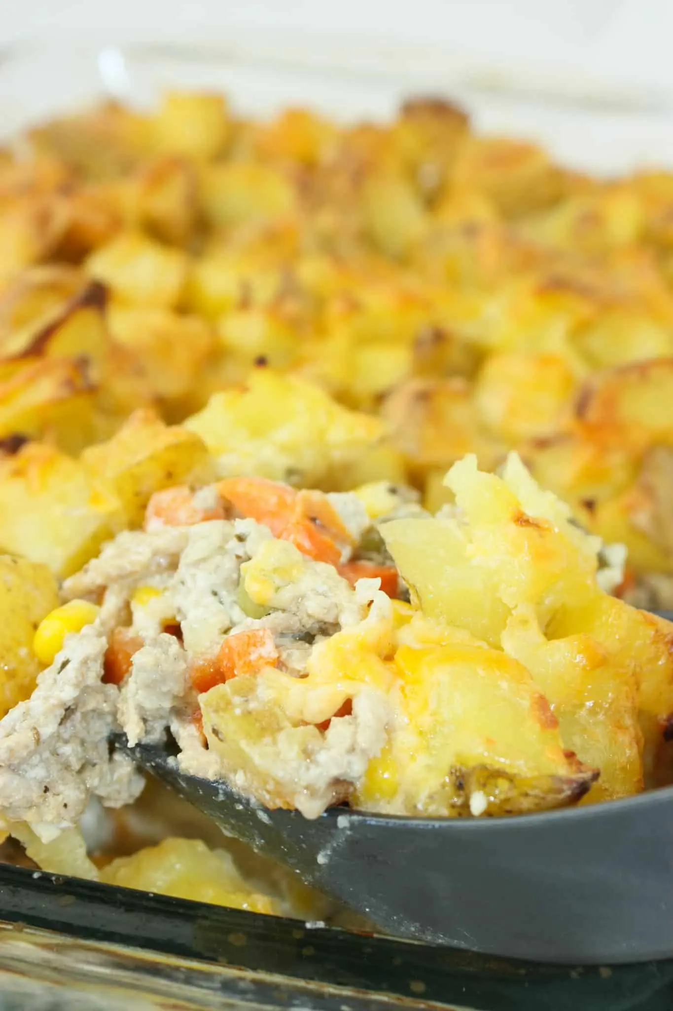 Ground Turkey and Potato Casserole is an easy dinner recipe that is loaded with potatoes, vegetables and turkey.  The gluten free sauce not only adds moisture but flavour as well.