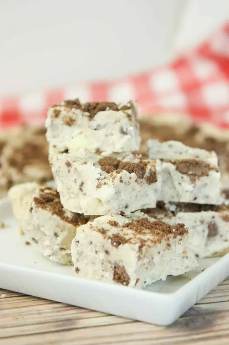 Cookies and Cream Fudge is a decadent treat.  This creamy, tasty candy is loaded with bits of gluten free chocolate animal crackers.