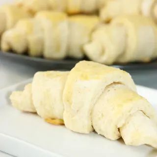 Caputo Crescent Rolls are soft, rolls with a light and flaky texture. Shaped like small crescents or curved moons, they are golden brown on the outside and tender on the inside.