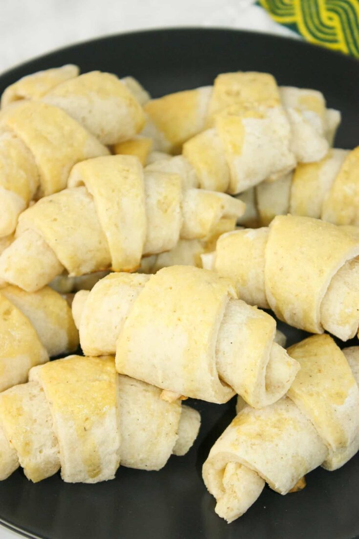 Caputo Crescent Rolls are soft, rolls with a light and flaky texture. Shaped like small crescents or curved moons, they are golden brown on the outside and tender on the inside.