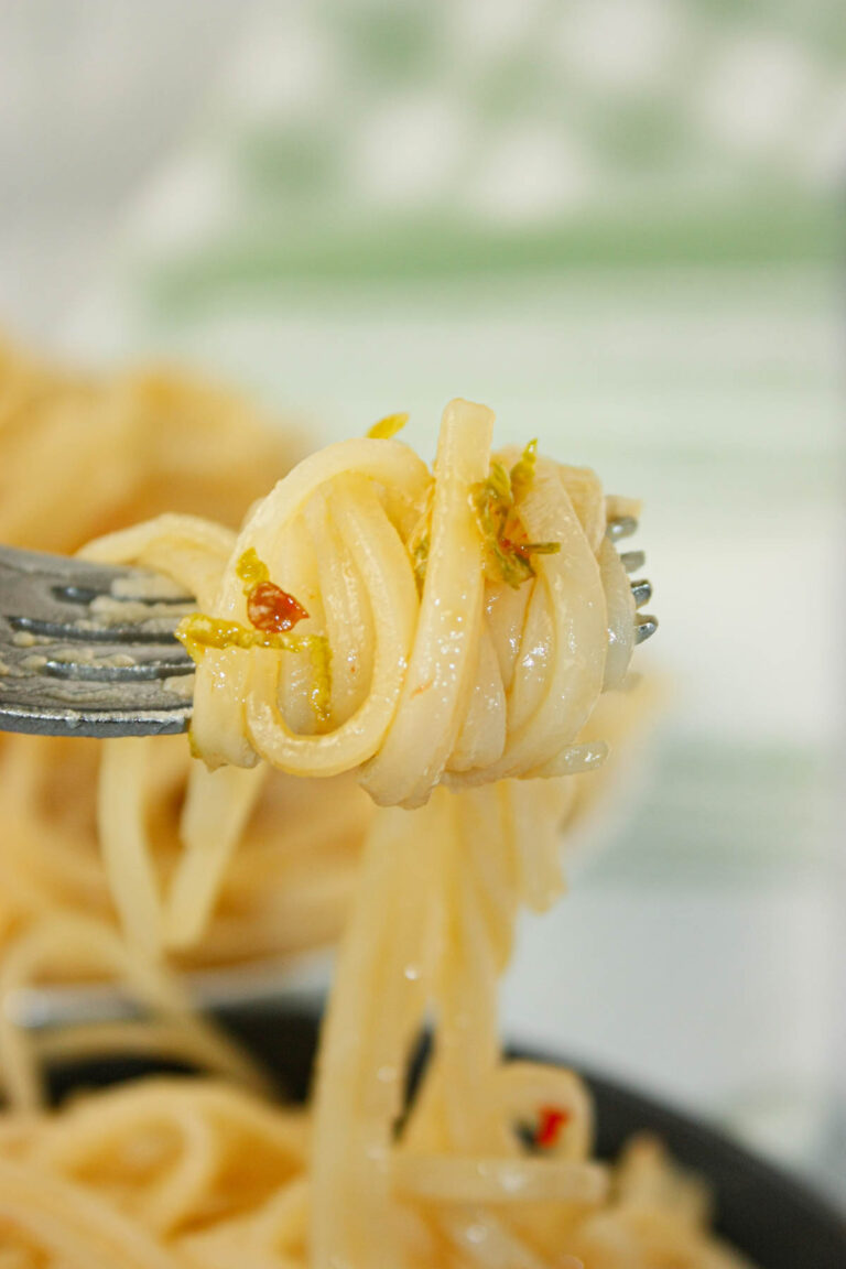 Chili Lime Noodles is a vibrant, flavour-packed dish known for its bold combination of spicy heat and tangy citrus.