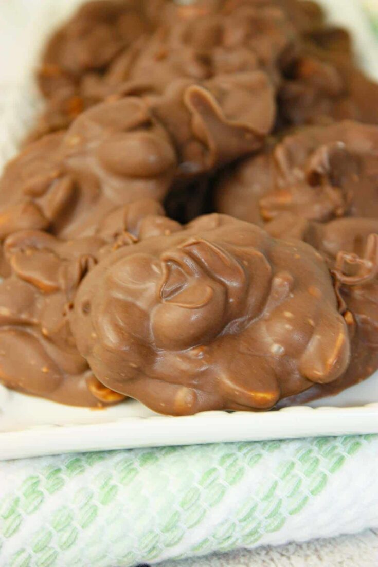 Peanut clusters are the ultimate sweet and salty treat, bringing together the irresistible crunch of roasted peanuts and the creamy smoothness of rich chocolate.