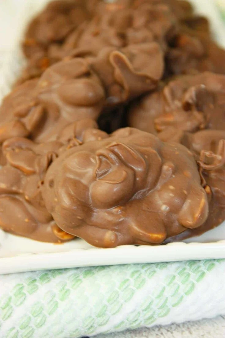 Peanut clusters are the ultimate sweet and salty treat, bringing together the irresistible crunch of roasted peanuts and the creamy smoothness of rich chocolate.