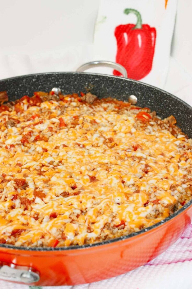 Ground Beef and Rice Skillet Dinner is hearty, colourful, and bursting with homestyle comfort.
