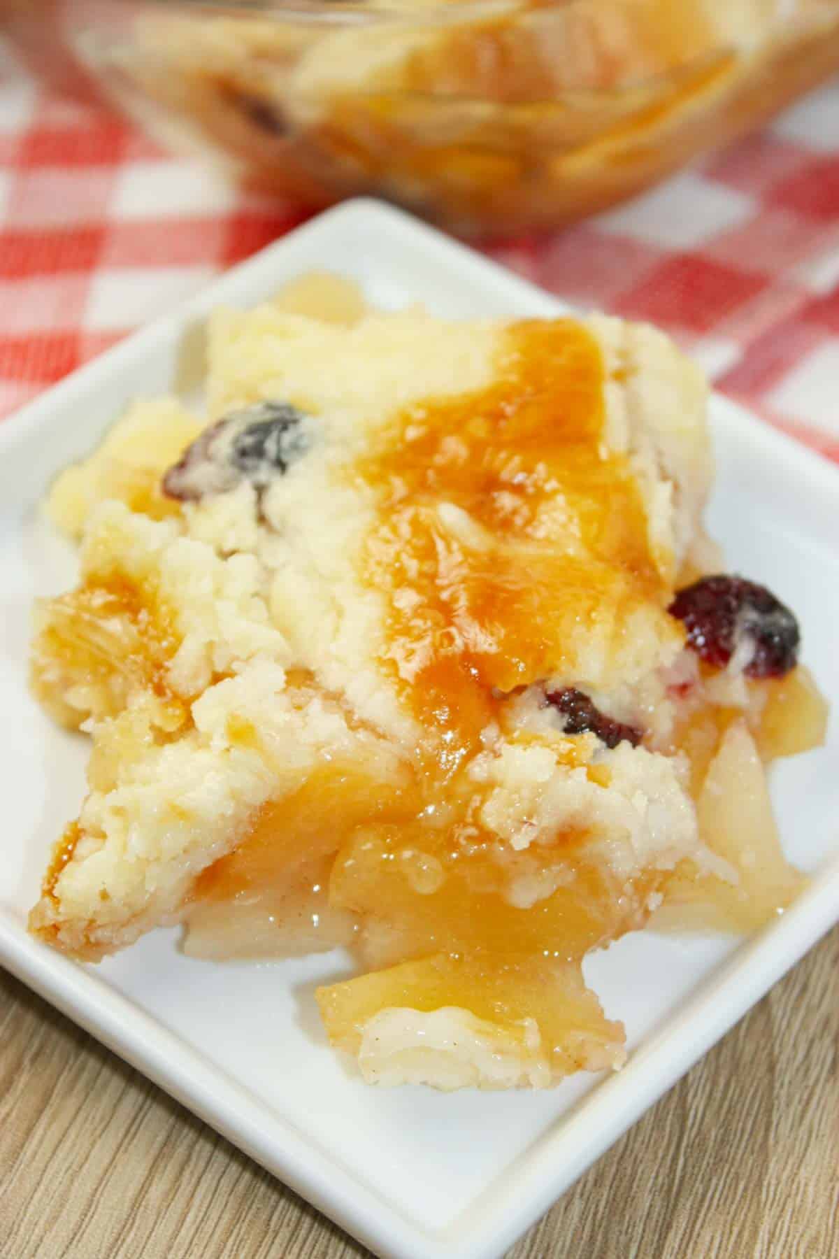 This Apple Pear Dump Cake is pure cozy comfort in every forkful. It’s the kind of dessert that feels like fall in a baking dish.