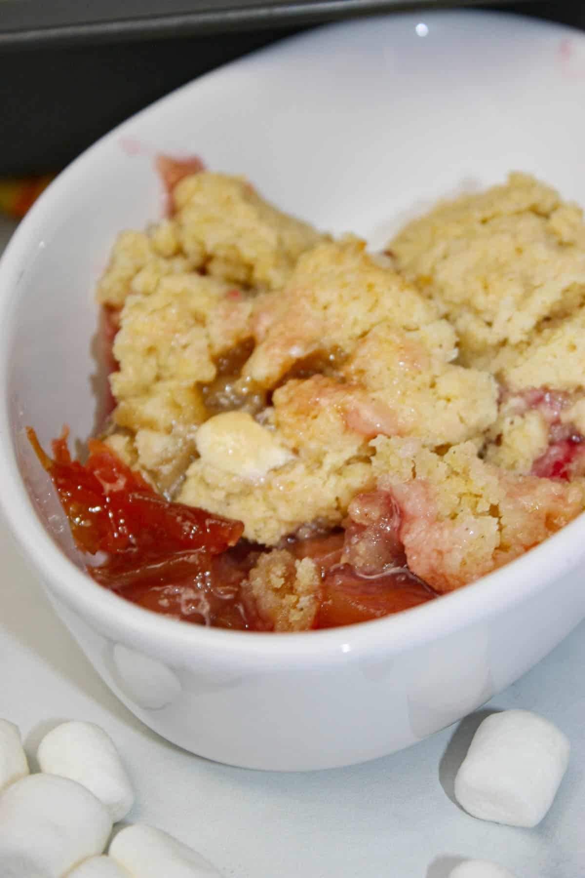 If you love the sweet-tart flavour of fresh rhubarb, this Rhubarb Marshmallow Cobbler is a dessert you won't want to miss.