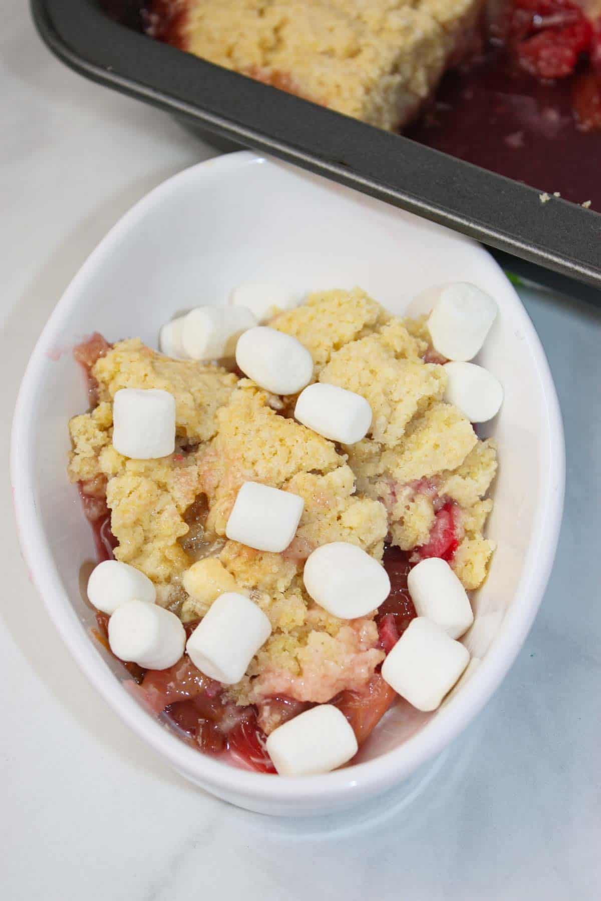 If you love the sweet-tart flavour of fresh rhubarb, this Rhubarb Marshmallow Cobbler is a dessert you won't want to miss.